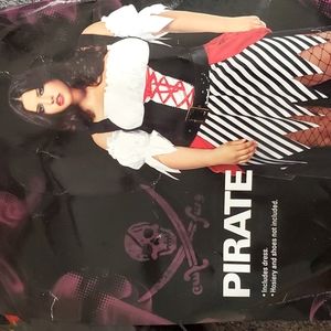 Plus size Pirate Halloween Costume (Torrid)